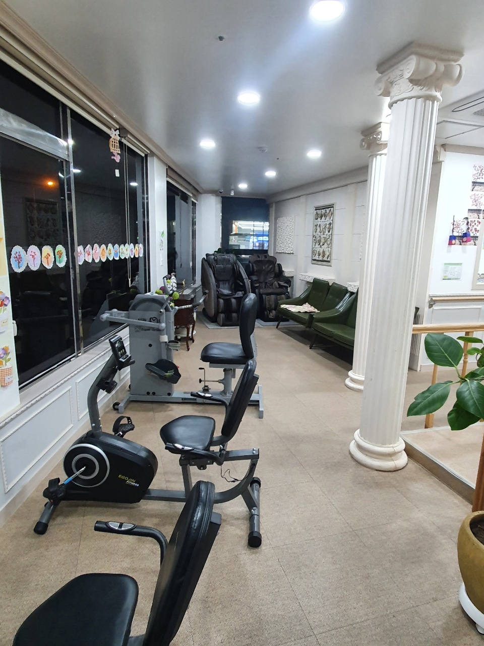 2000769928_jeCEV3JF_a5303758489a025e2bdb9064984d7dcc8321b795.jpg 이미지크게보기